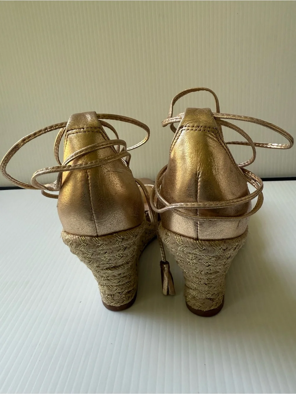 Lilly Pulitzer Women’s Metallic Gold Wedge Sandals with Ankle Tie Size 8M